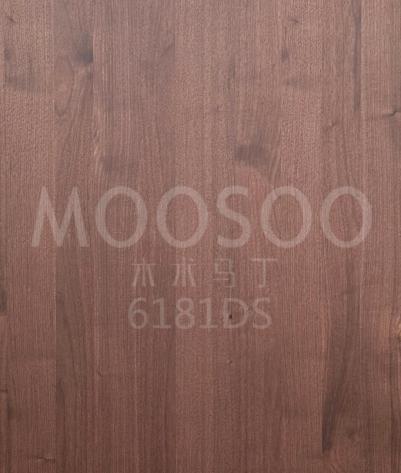 Paneler i finér av svart valnøtt