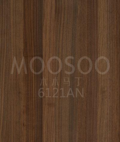 Prefabrikkerte trepaneler i svart valnøtt