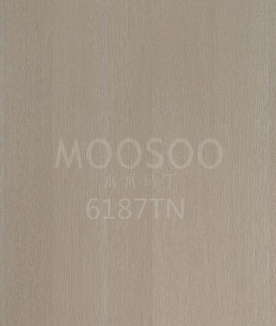 Spleiset massivtre av hvit eik til møbelbruk