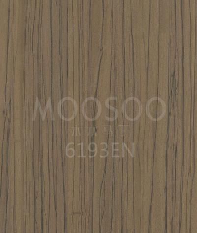 Møbelpaneler i massivt sveitsisk sandeltre