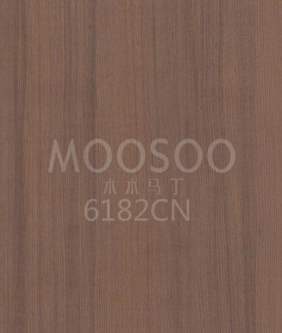 Veggpaneler i gyllent teaktre