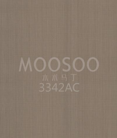 Parkettfinér med sølvfarget stripe